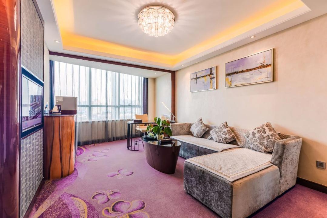 Sentosa Hotel Shenzhen Feicui Branch, Enjoy Tropical Swimming Pools And High-Class Fitness Club Экстерьер фото